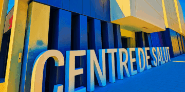 Fallos en el sistema de citas del centro de salud Campanar II: los pacientes no pueden pedir hora con enfermería ni matrona