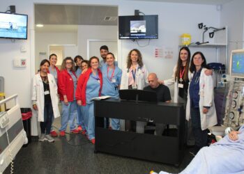 Concierto de piano para humanizar la atención sanitaria en el servicio de Diálisis del Hospital Universitario del Vinalopó 1 Concierto de piano para humanizar la atención sanitaria en el servicio de Diálisis del Hospital Universitario del Vinalopó