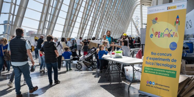 El Museu de les Ciències acoge la 20ª edición de la feria-concurso 'Experimenta' de ciencia y demostraciones