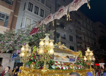 La Semana Santa Marinera celebra esta noche la resurrección tras una Procesión del Sto. Entierro muy numerosa