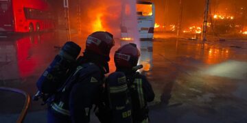 Autos Valldeuxenses (AVSA) de la Vall d'Uixó sufre otro pavoroso incendio 9 meses después