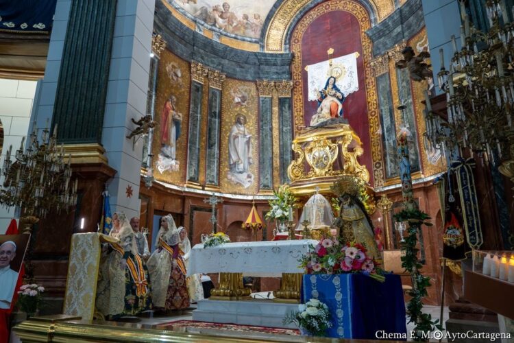 Valencians pel Món traslada las fallas a Cartagena