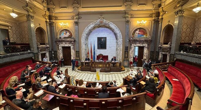 La polémica de los apartamentos turísticos vuelve al Pleno de Valencia con dos realidades muy distintas según quién la cuente 1 La polémica de los apartamentos turísticos vuelve al Pleno de Valencia con dos realidades muy distintas según quién la cuente