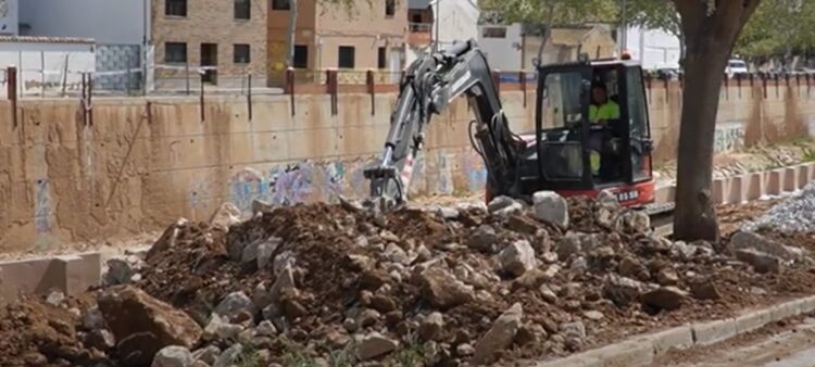 La CHJ continúa la limpieza del barranco del Poyo a un ritmo muy lento