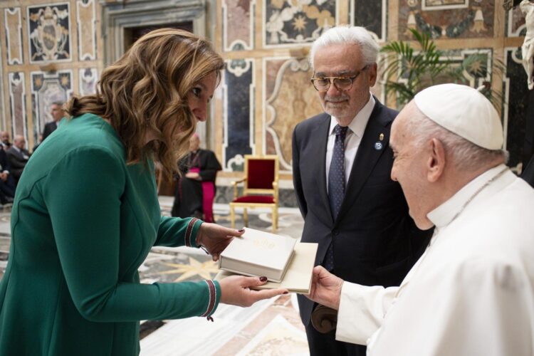 El Ayuntamiento de Valéncia cancela su agenda y decreta tres días de luto oficial en homenaje al Papa