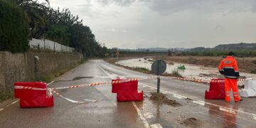 Protección Civil activa el cierre de varios pasos inundables esta tarde por seguridad