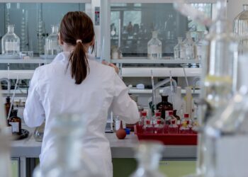 Europa niega a los pacientes con Alzheimer el acceso al medicamento Donanemab