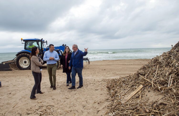 La Diputació de Valéncia intensifica los trabajos para la puesta a punto de las playas de cara a Semana Santa