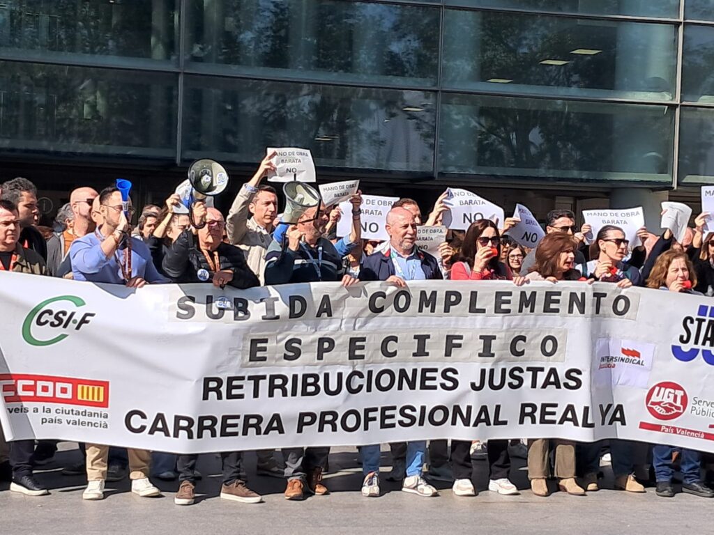 Un software que no funciona y un sueldo que no sube: los funcionarios de justicia valencianos dicen "¡basta ya!" 2 Los trabajadores de Justicia en la Comunidad Valenciana csif 3