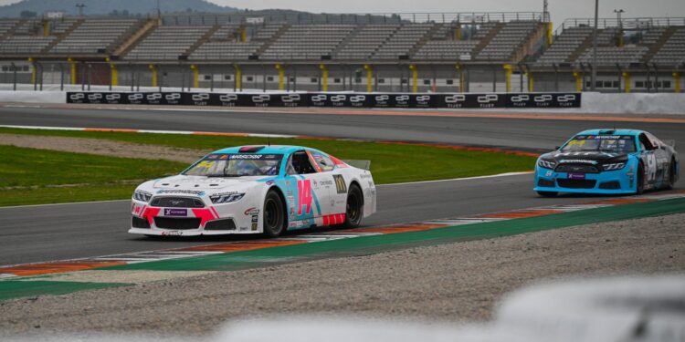 Victoria del valenciano JA Peñalta en el Gran premio de España de la Euronascar 2025 celebrado en Valencia 1 Victoria del valenciano JA Peñalta en el Gran premio de España de la Euronascar 2025 celebrado en Valencia