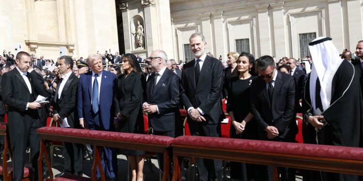Funeral del Papa Francisco: una delegación española sin Sánchez, pero con los Reyes y Trump en primera fila 1 Funeral del Papa Francisco: una delegación española sin Sánchez, pero con los Reyes y Trump en primera fila