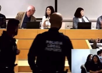 El Pleno del Ajuntament de Paiporta se le va de las manos completamente a la alcaldesa Maribel Albalat