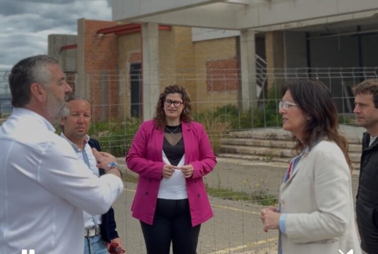El PP de Tavernes de la Valldigna denuncia la paralización de las obras de la estación de tren de Cercanías