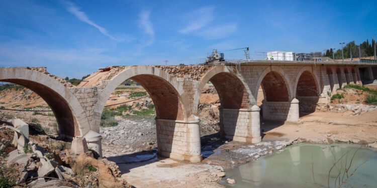 Recuperar los sillares perdidos, el principal reto en la restauración del puente de Torrent a Alaquàs 1 La alcaldesa de Torrent, Amparo Folgado, exige al Gobierno la suspensión inmediata de las reglas fiscales para los municipios afectados por la DANA