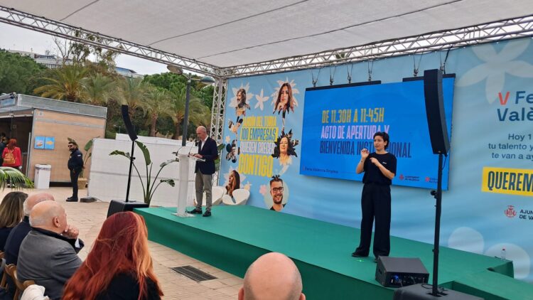102 empresas ofrecen más de 6.000 ofertas de trabajo en la V Feria del Empleo de Valéncia Activa