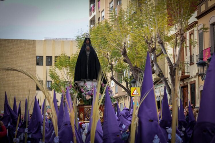 Torrent celebra su Encuentro Glorioso presidido por la Reina del Encuentro y da paso a la Pascua