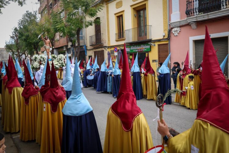 Torrent celebra su Encuentro Glorioso presidido por la Reina del Encuentro y da paso a la Pascua