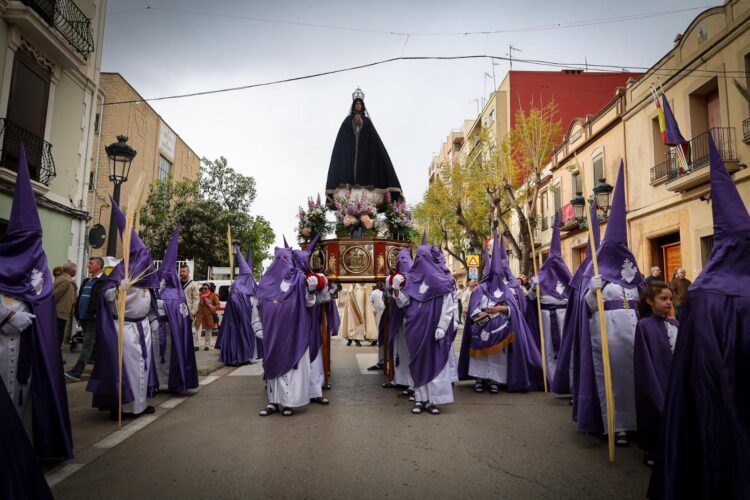 Torrent celebra su Encuentro Glorioso presidido por la Reina del Encuentro y da paso a la Pascua