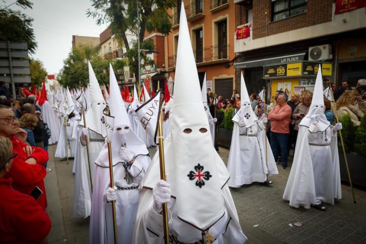 Torrent celebra su Encuentro Glorioso presidido por la Reina del Encuentro y da paso a la Pascua