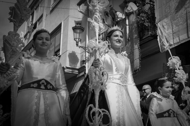 Torrent celebra su Encuentro Glorioso presidido por la Reina del Encuentro y da paso a la Pascua