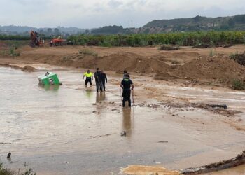 Tres rescatados en el Barranc de l’Horteta en Torrent tras subir el nivel del agua muy rápidamente