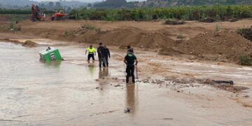 Tres rescatados en el Barranc de l’Horteta en Torrent tras subir el nivel del agua muy rápidamente