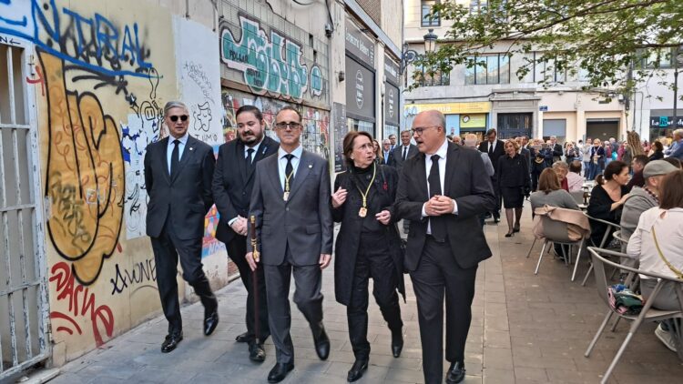 La processó de Sant Jordi recorre el cor del Cap i Casal