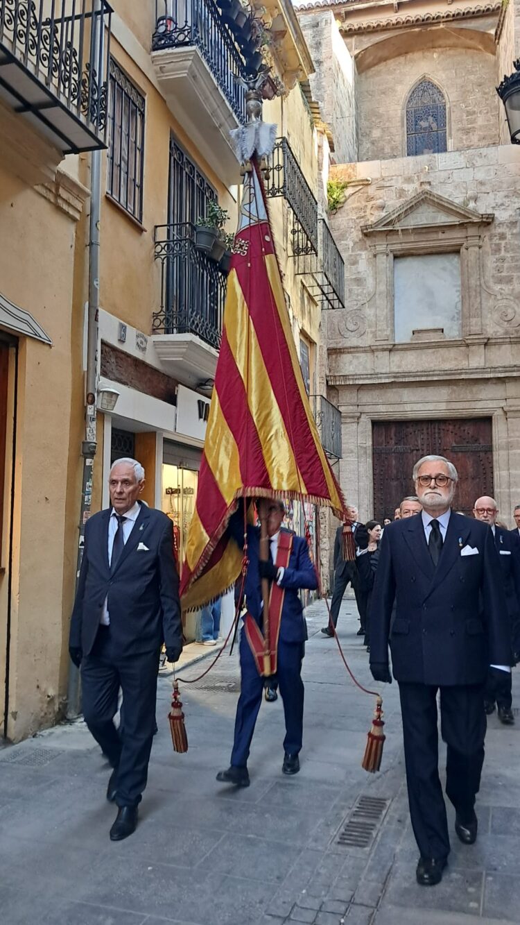 La processó de Sant Jordi recorre el cor del Cap i Casal
