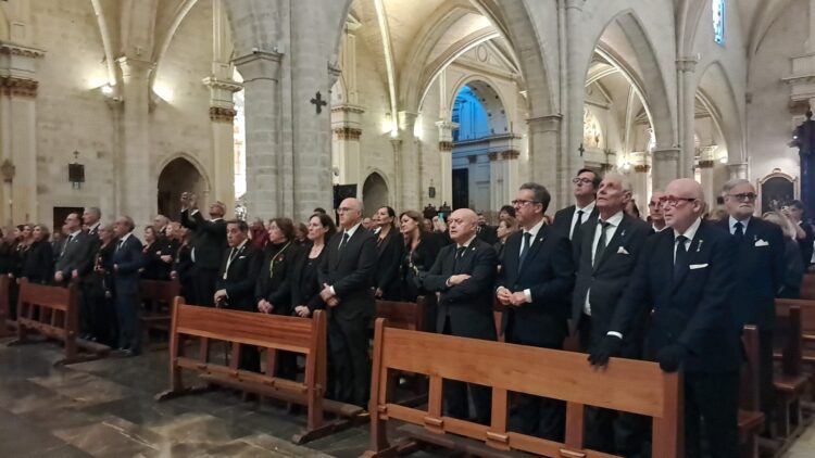 La processó de Sant Jordi recorre el cor del Cap i Casal