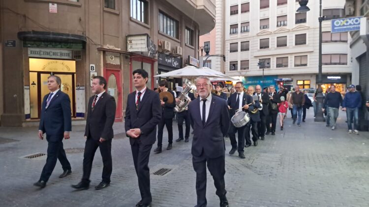 La processó de Sant Jordi recorre el cor del Cap i Casal