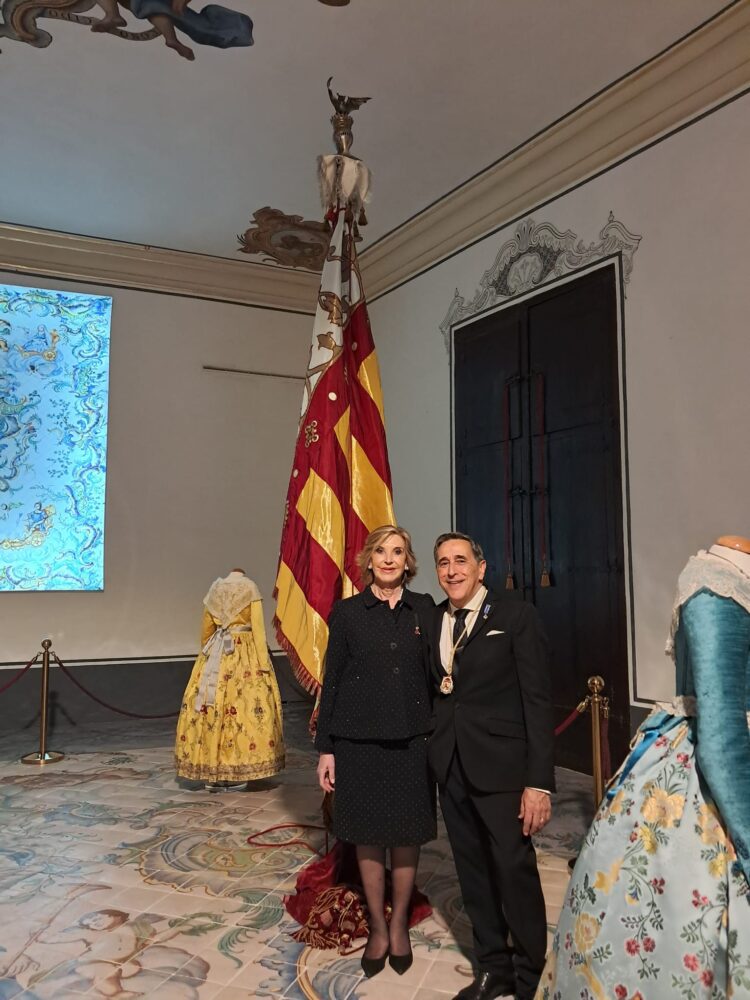 La processó de Sant Jordi recorre el cor del Cap i Casal