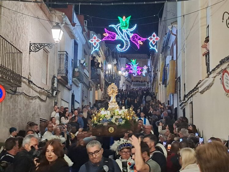 La Moreneta celebró su Baixà del Santuario de Cullera a la población