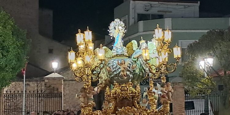 La Moreneta celebró su Baixà del Santuario de Cullera a la población