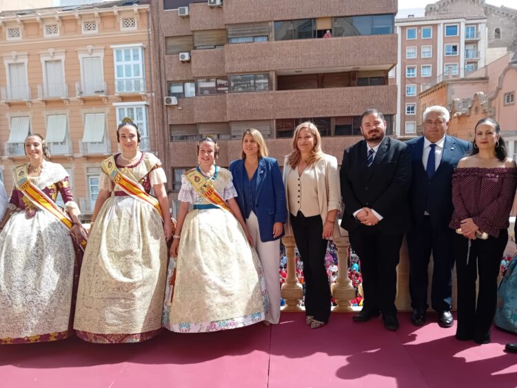 Valencians pel Món traslada las fallas a Cartagena