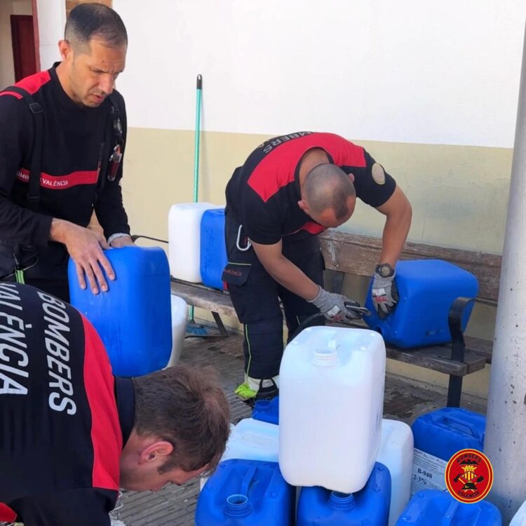 Intensa jornada de los Bomberos ayer: rescate en ascensores, llevar combustible a generadores,…