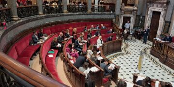 La Guardia Civil entra en el Ajuntament de Valencia para pedir los contratos de Juanma Badenas en Valencia Activa