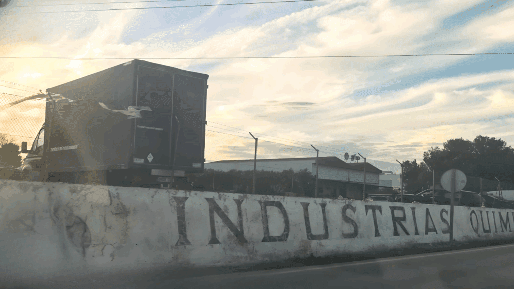 Valencia concluye la retirada de más de 3.500 vehículos dañados por la DANA 2 campas coches dana valencia 2