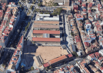 Un incendio en el CIE de Zapadores acaba con tres policías atendidos por inhalación de humo