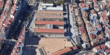 Un incendio en el CIE de Zapadores acaba con tres policías atendidos por inhalación de humo