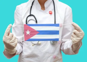 Cientos de médicos cubanos homologados en España, atrapados por un bloqueo político, exigen una solución urgente para poder ejercer 1 Cientos de médicos cubanos homologados en España, atrapados por un bloqueo político, exigen una solución urgente para poder ejercer