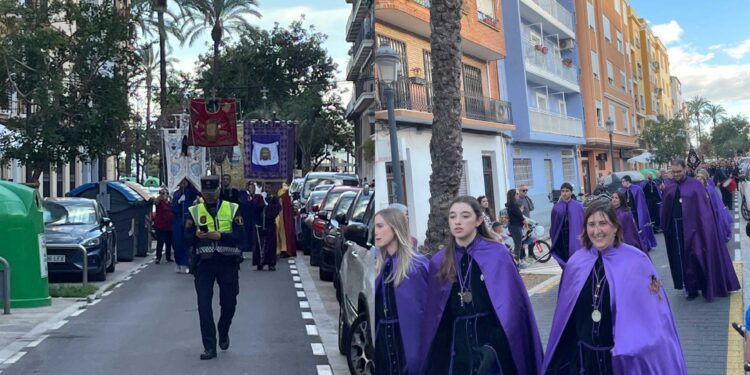 Con la retreta de los colectivos de la Iglesia del Rosario comienza la Semana Santa Marinera