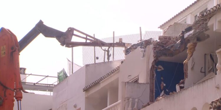 La Generalitat anuncia ayudas para la demolición de viviendas dañadas por la DANA 1 La Generalitat anuncia ayudas para la demolición de viviendas dañadas por la DANA