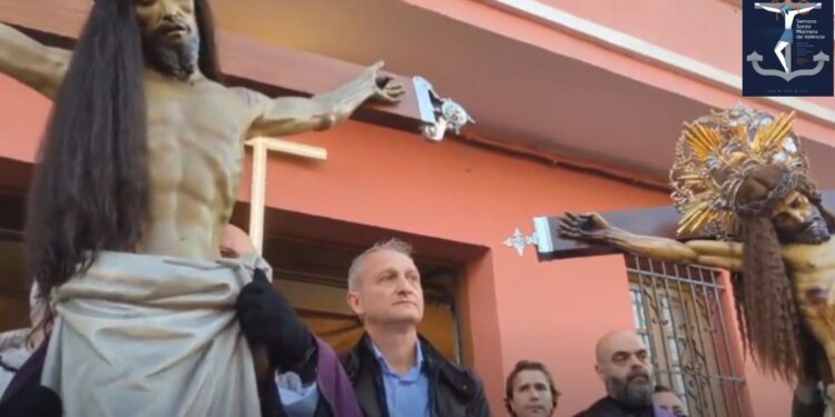 Los Cristos del Cabañal se reencuentran en un acto cargado de emoción y tradición en recuerdo a la DANA 1 Los Cristos del Cabañal se reencuentran en un acto cargado de emoción y tradición en recuerdo a la DANA