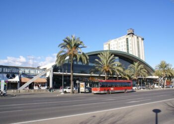 Transportes crea un nuevo servicio de autobús entre Madrid y Valencia más rápido, con mejor oferta y tarifas un 12% más bajas