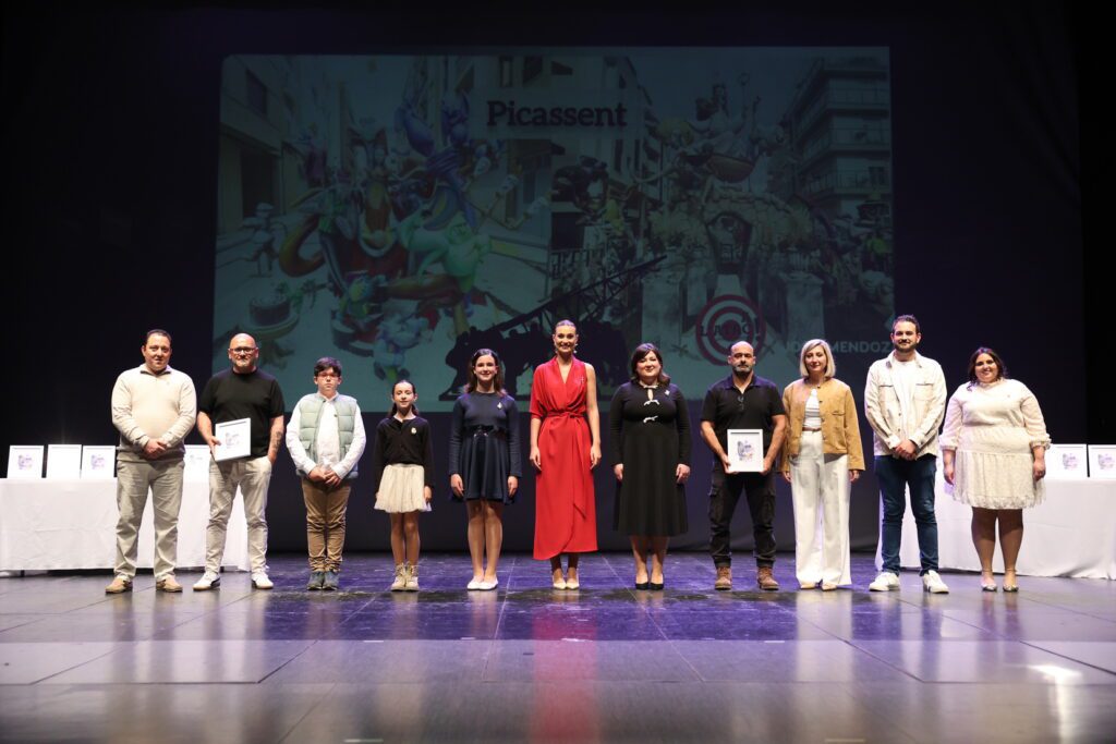 Gala de los 1 de Juntas Locales Falleras 7 gala de los 1.2