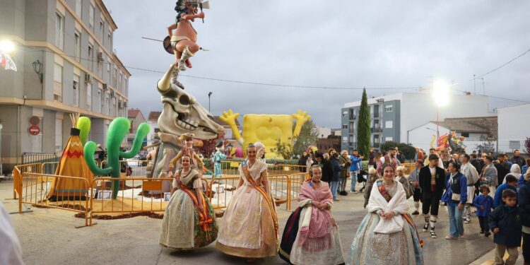 Las Falleras Mayores de Valencia han visitado este fin de semana las Fallas de Montroy