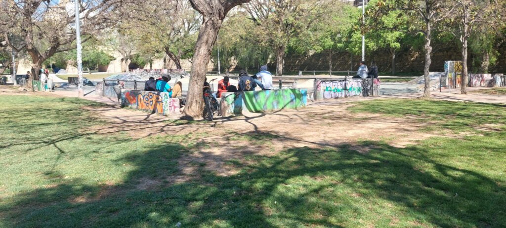 Vivir bajo el puente en Valencia: estanques, ratas y olvido, la triple corona del nuevo urbanismo valenciano 16 indigencia valencia 1