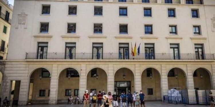 Once años de prisión para un mendigo que mató a otro a golpes con una piedra dentro de un calcetín en Alicante 1 Once años de prisión para un mendigo que mató a otro a golpes con una piedra dentro de un calcetín en Alicante