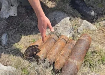 Restos de guerra bajo tierra: hallan y eliminan proyectiles de la Guerra Civil en una sima de Villafranca del Cid