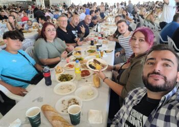 Xeraco celebra el 1 de mayo con el almuerzo más grande de la historia valenciana